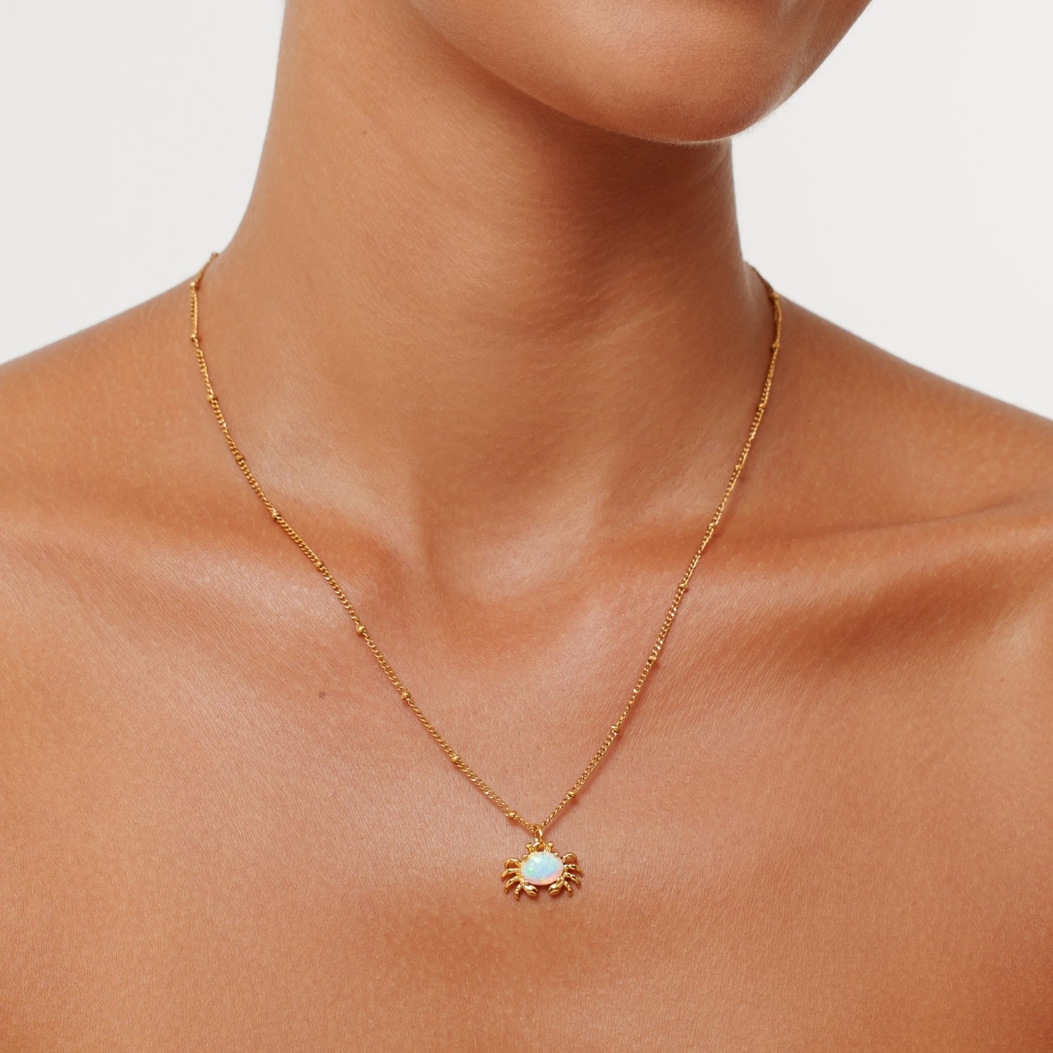 Crab Necklace Gold Crab Pendant Necklace Opal Stone Minimalist Gold Chain Necklace Worn On Neck Waterproof Tarnish-Resistant Jewelry