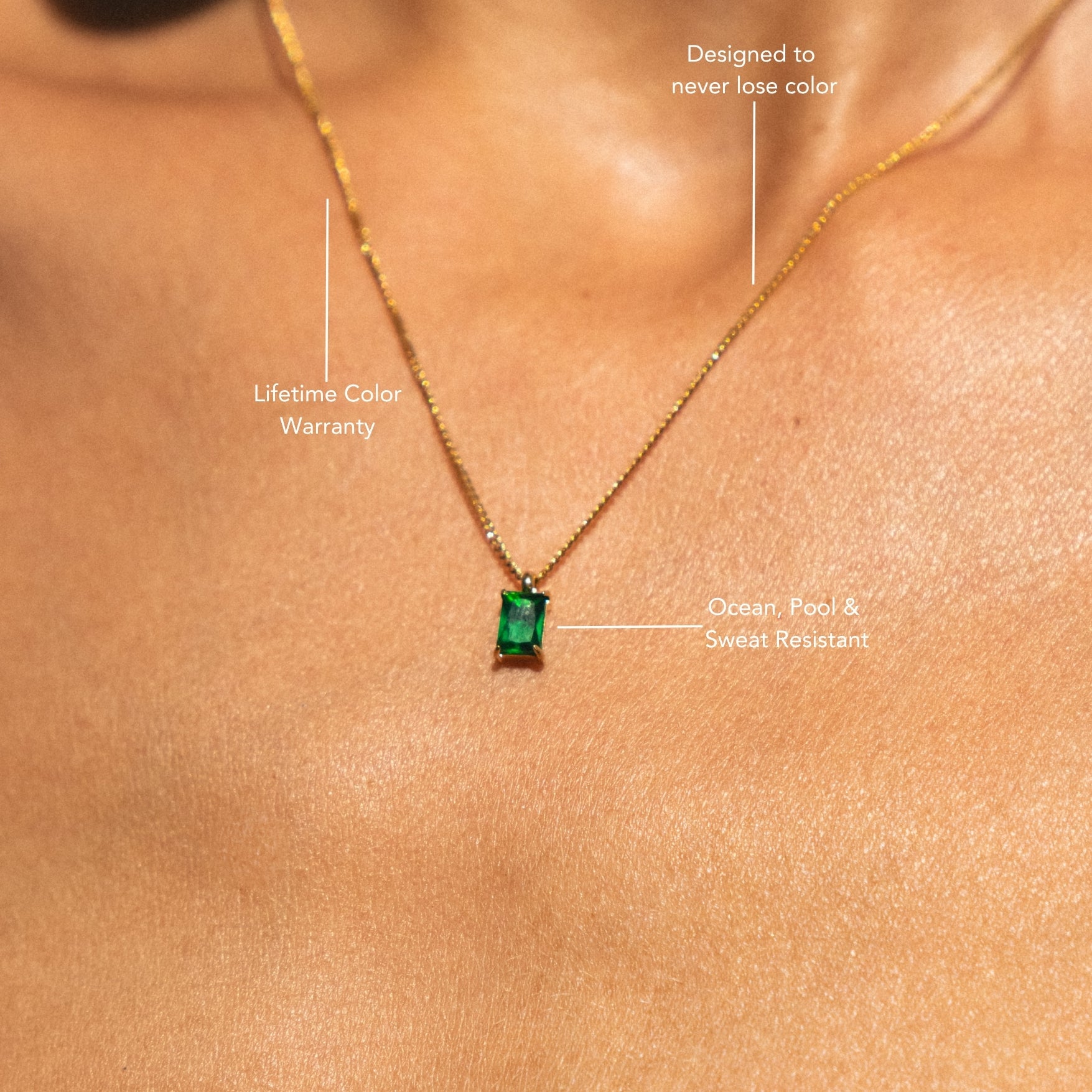 Emerald Gold Necklace Details