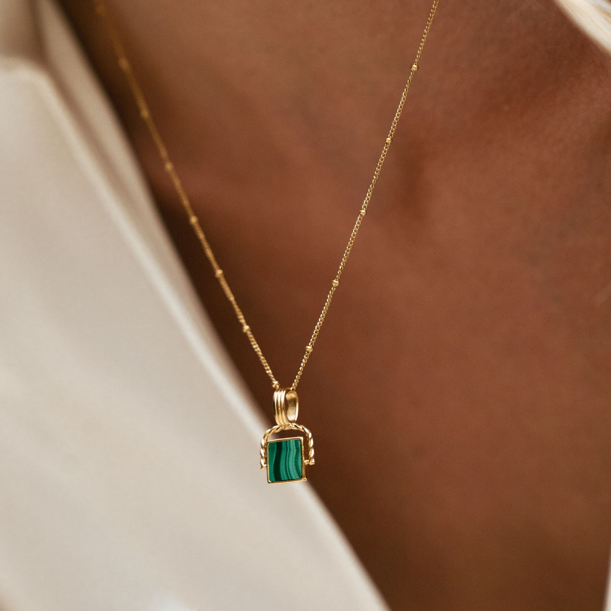 malachite-necklace.jpg?v= 
