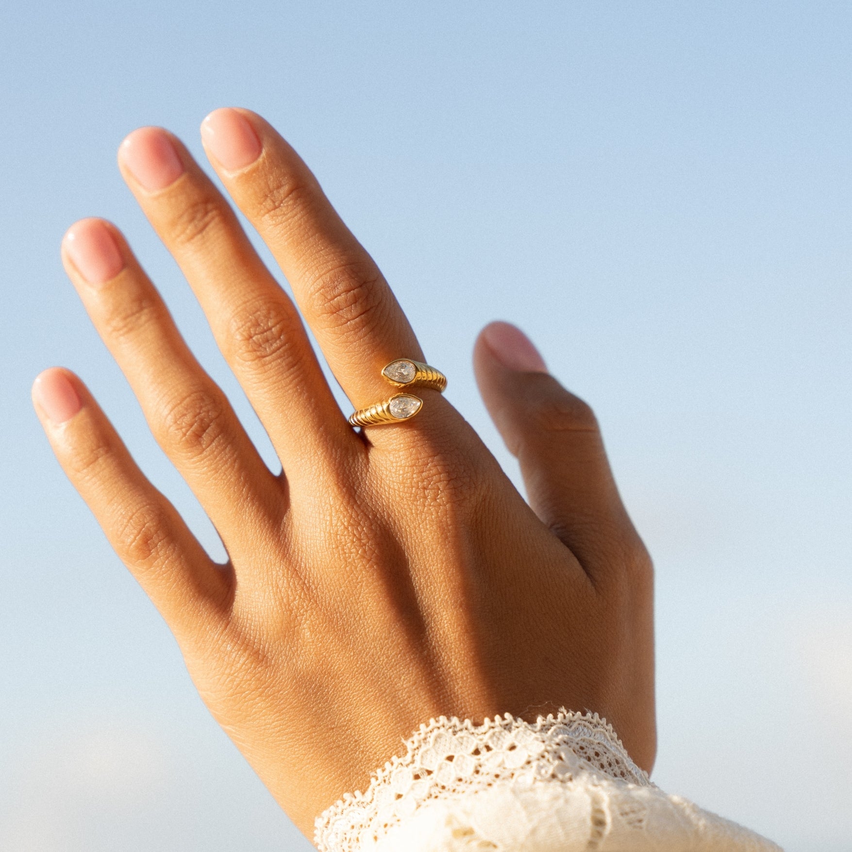Minimal Naya Gold Ring