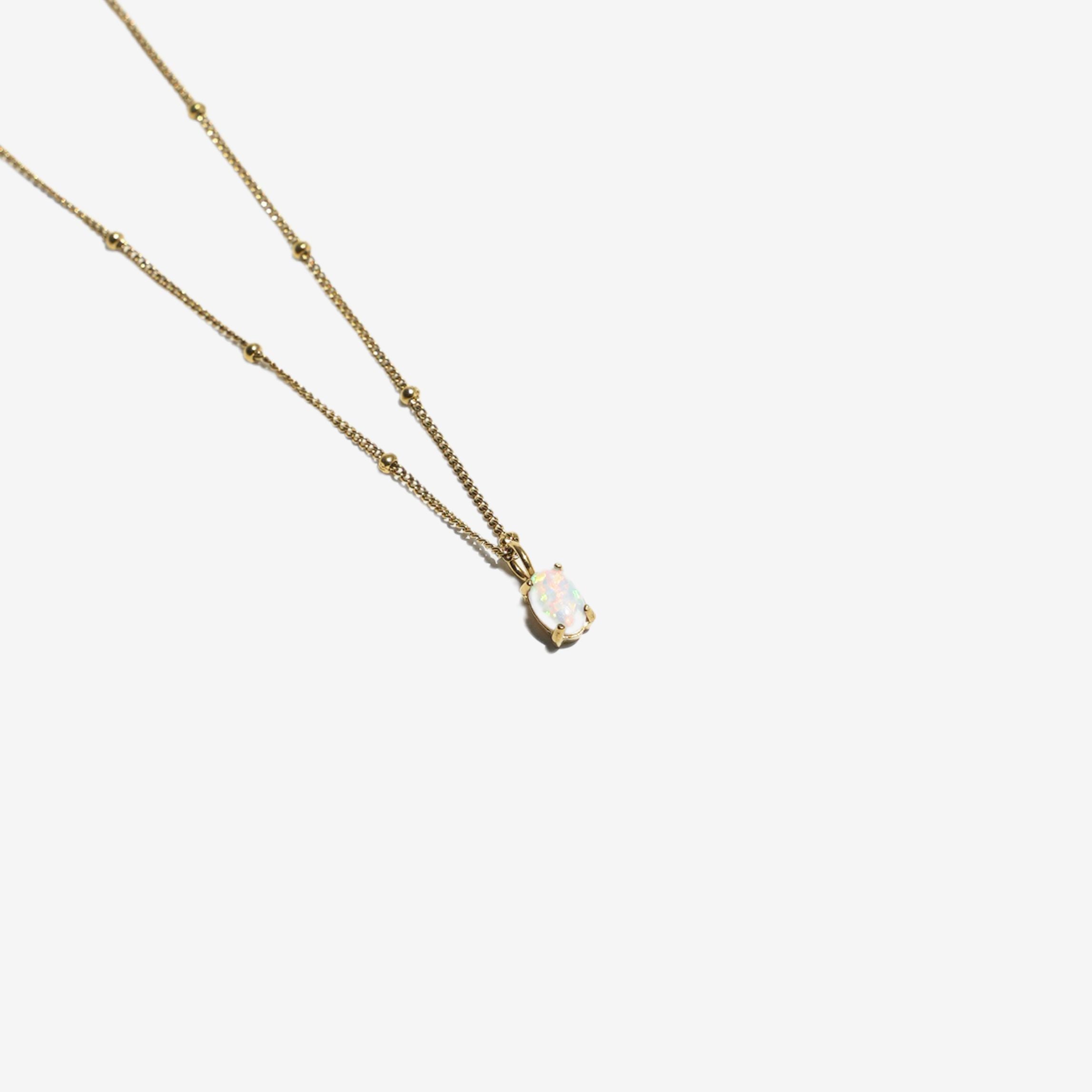 opal-necklace-minimal-style