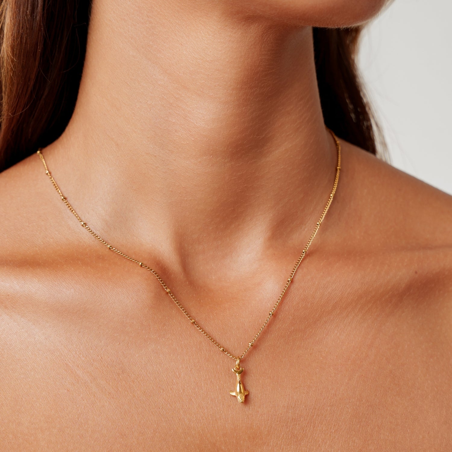 Whale Necklace Gold Whale Pendant Necklace Minimalist Gold Chain Necklace Worn On Neck Waterproof Tarnish-Resistant Jewelry