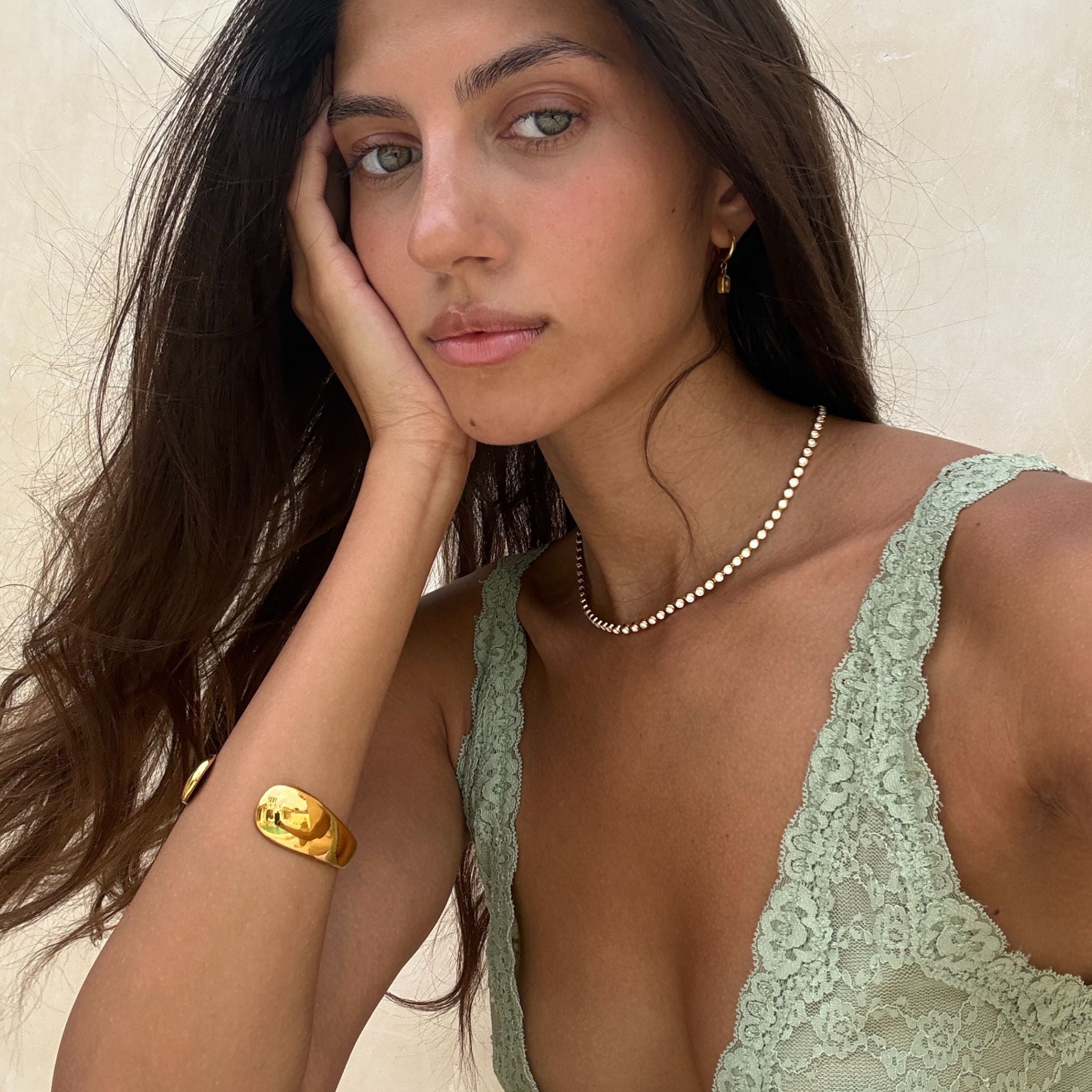 ホワイトビーズブレスレット