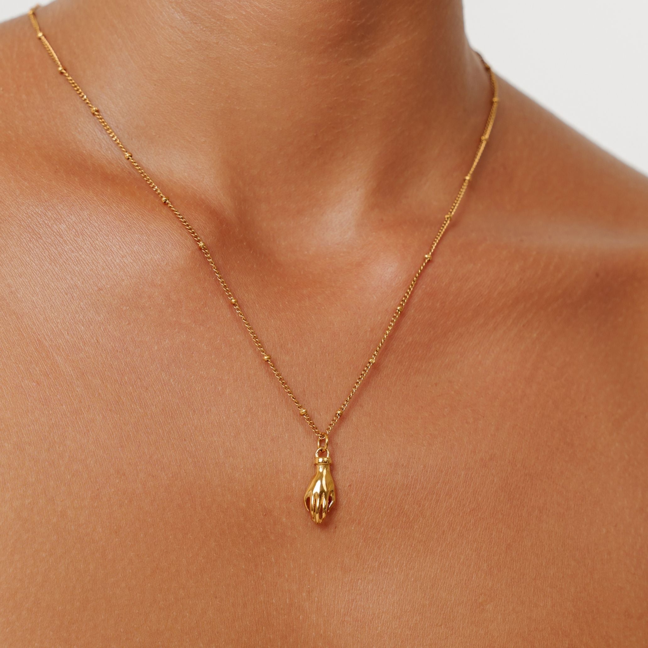 Hand Necklace Minimal