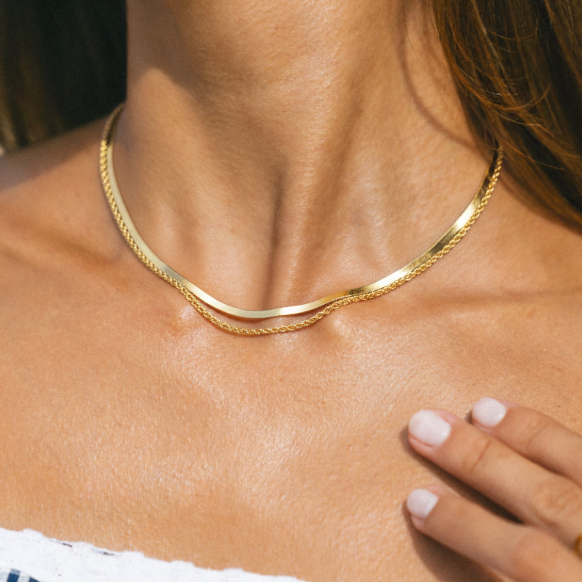 イオス」レイヤードネックレス