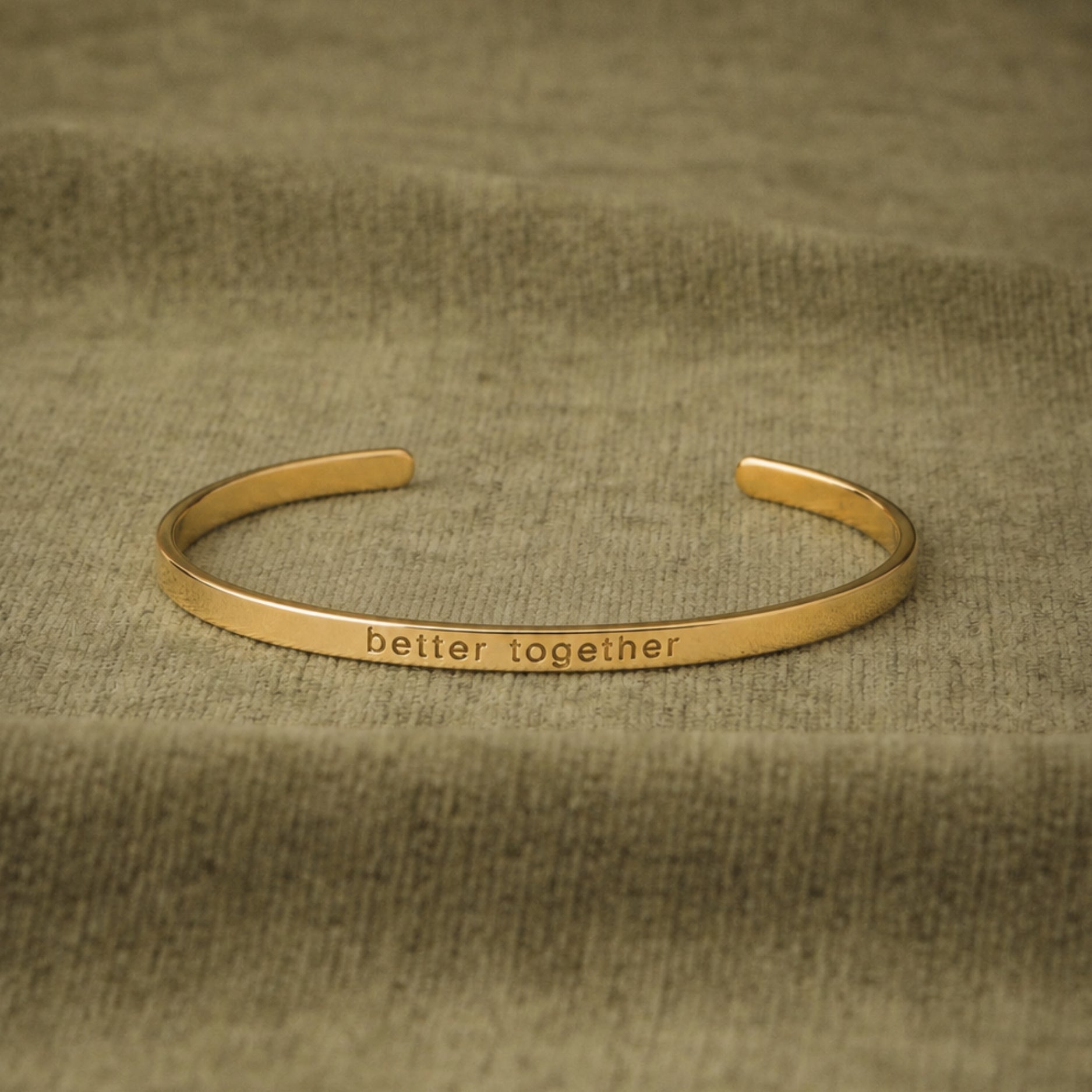 Waterproof Engrave Bangle