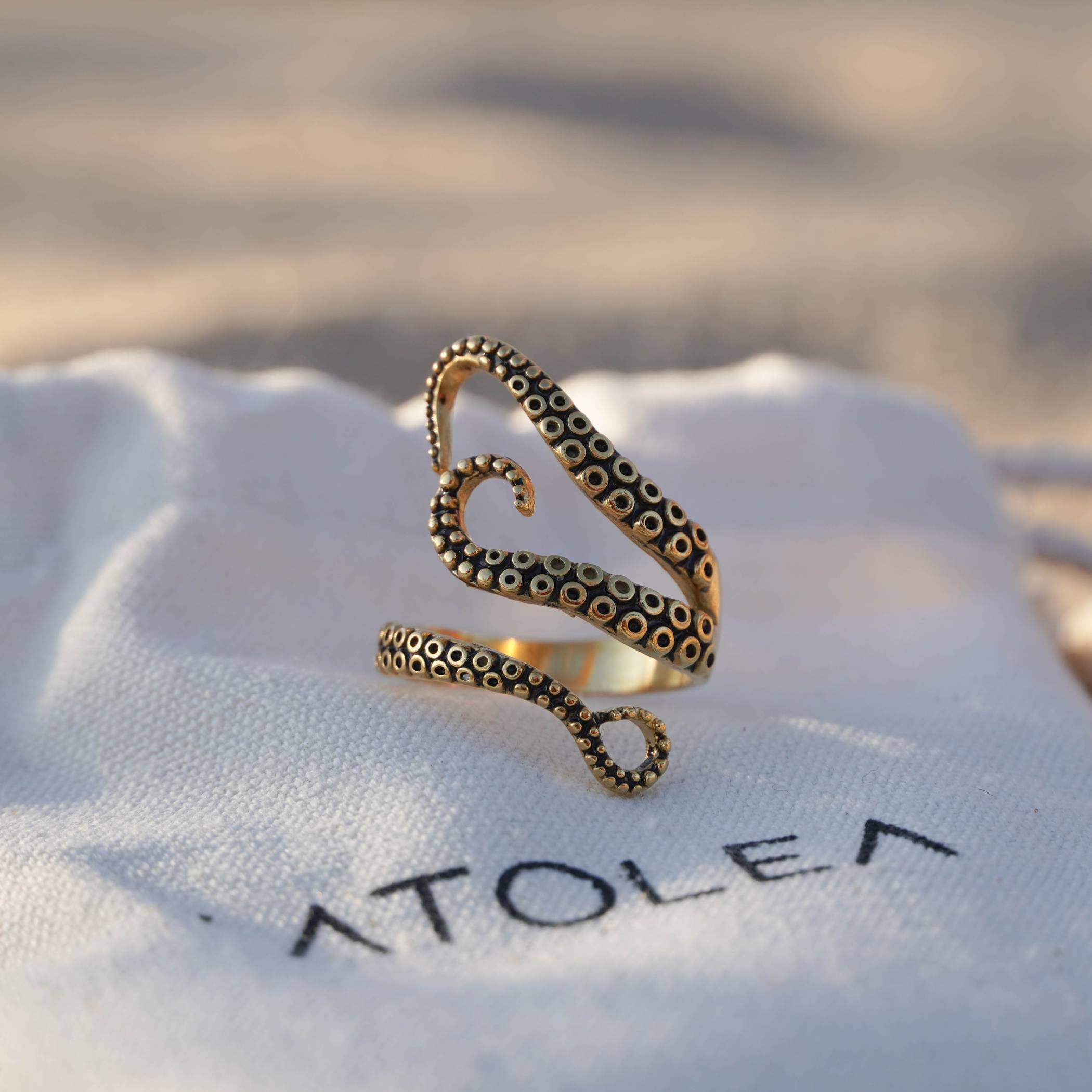Gold Octopus Ring (5603982475432)