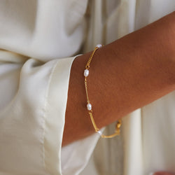 Gold Pearls bracelet